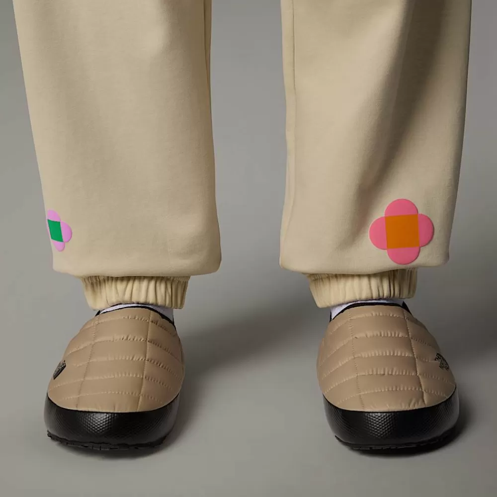 The North Face Pants | Bukser^Unisex TNF X Yinka Ilori Let's Blossom Together Joggingbukser Gravel